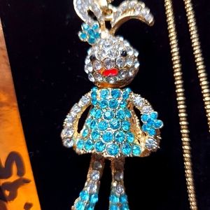 📿💄NWT BETSEY JOHNSON Necklace